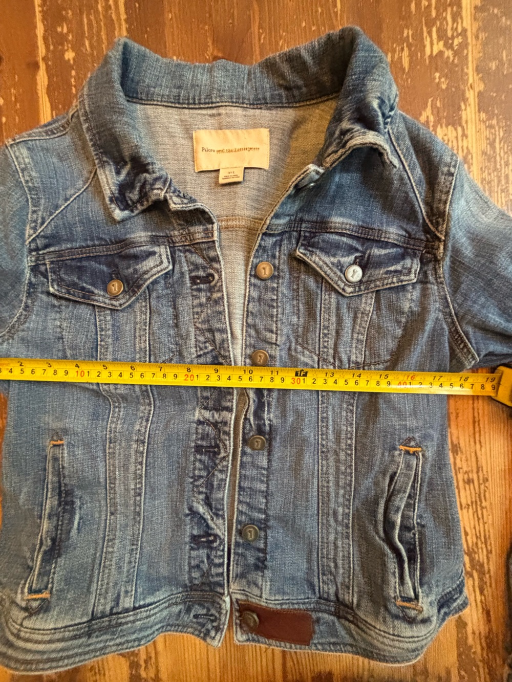 Pilcro Letterpress distressed denim jacket. Large - Picture 5 of 9